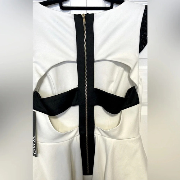 XOXO Peplum dress with open back design w/ jeweled shoulders Sz 11/12 Cream/Blk - Picture 6 of 7
